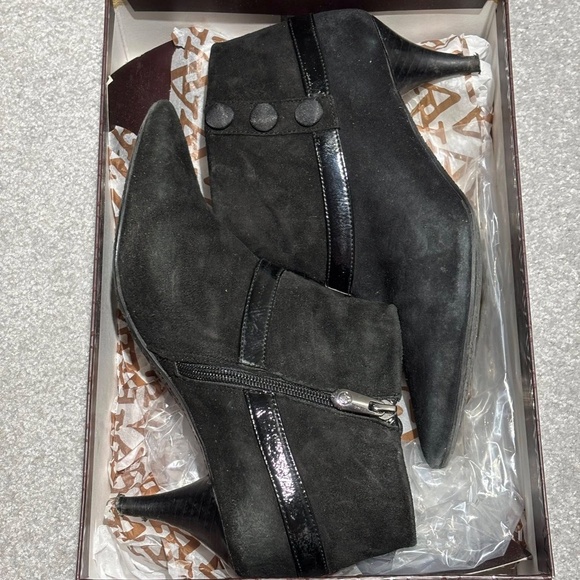 Black suede and leather heeled booties Adrienne Vittadini - Picture 4 of 10